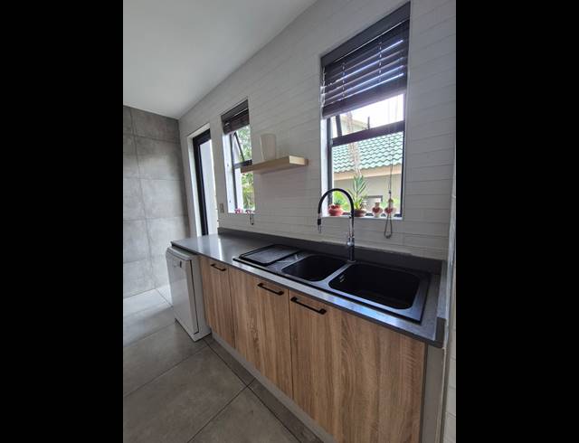 7 BEDROOM FREESTANDING FOR SALE IN WIGWAM